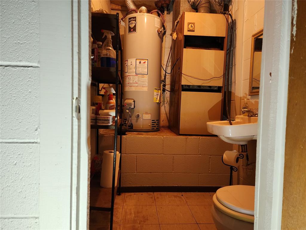 211 N. Main Street Property Photo 8