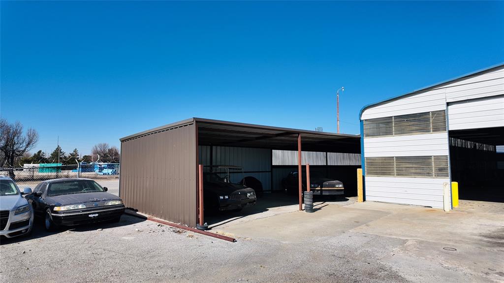 1520 S Central Avenue Property Photo 14