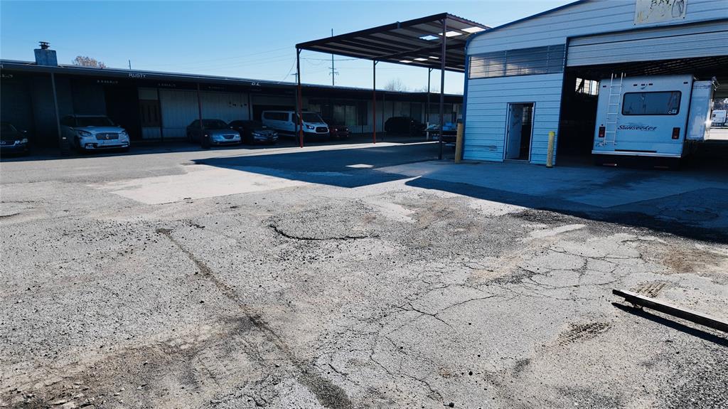1520 S Central Avenue Property Photo 17