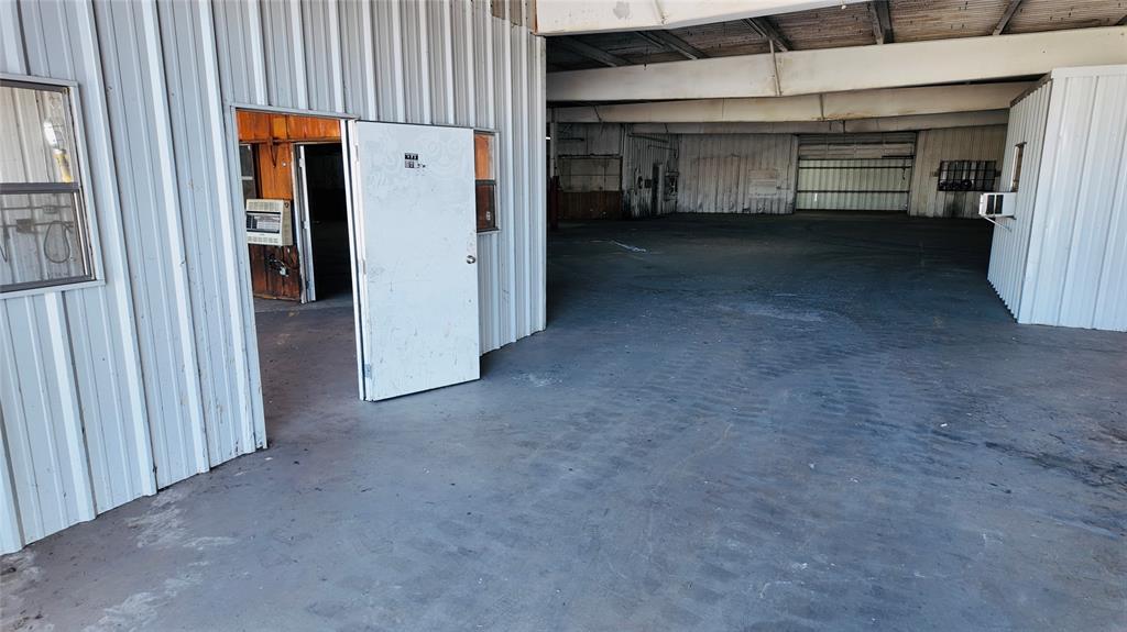 1520 S Central Avenue Property Photo 24