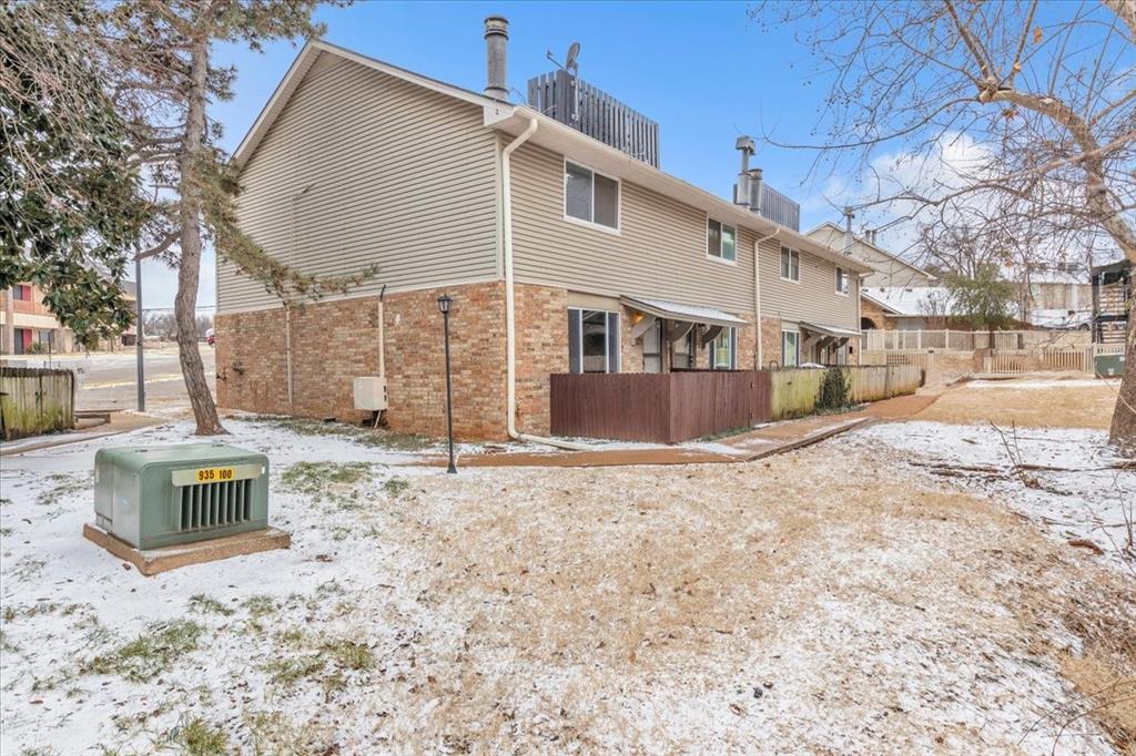 6710 N Meridian Avenue Property Photo