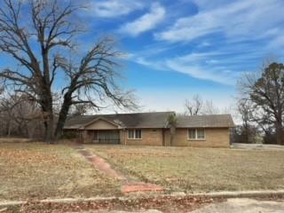 925 Sunset Drive Property Photo