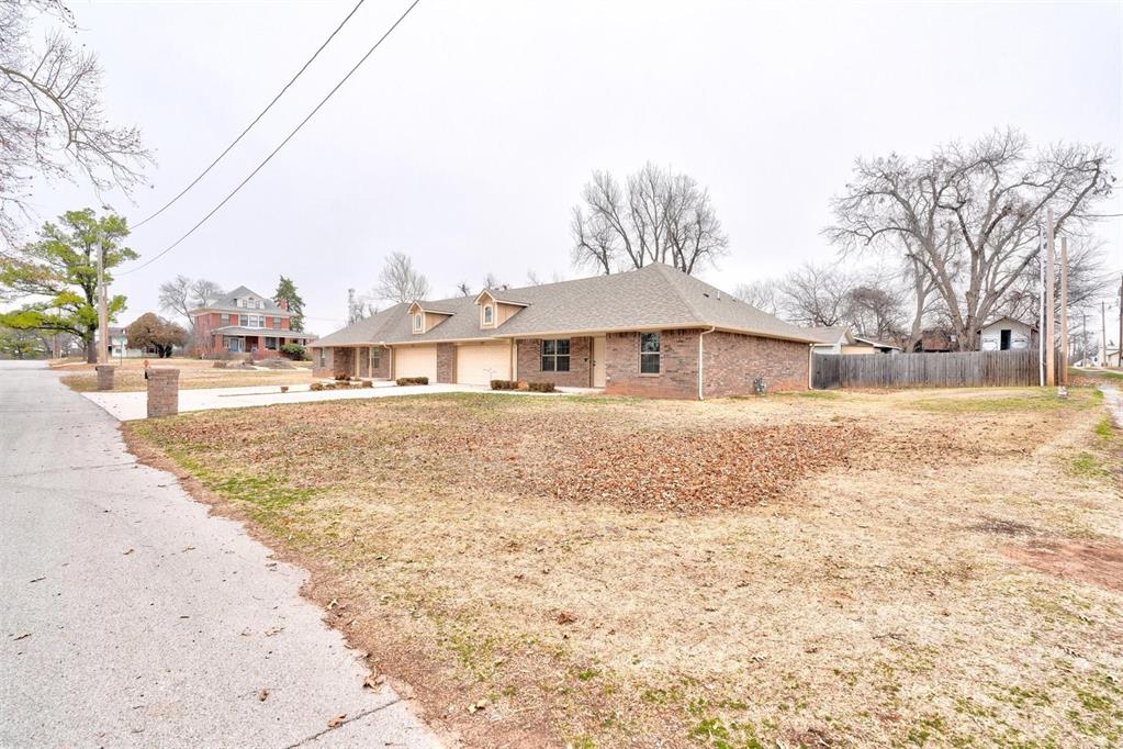 211 S 15th Street Property Photo 44