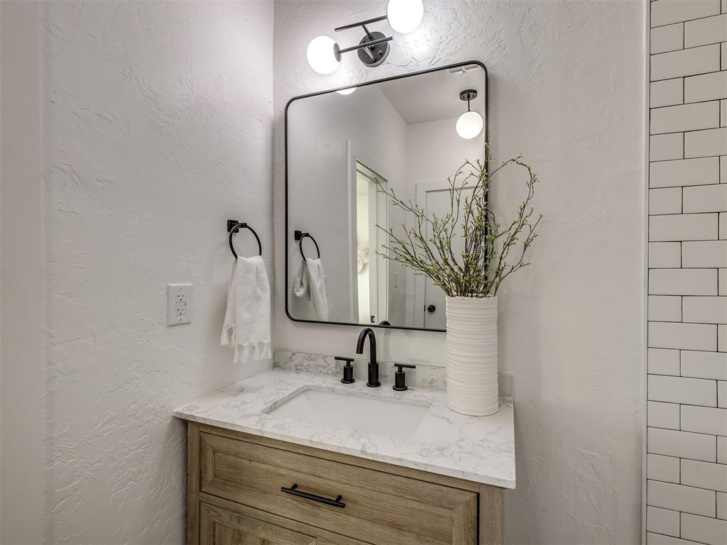 1200 Nw 39th Street Property Photo 33