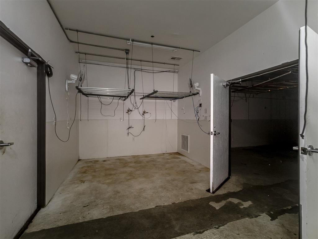 301 S D Avenue Property Photo 20