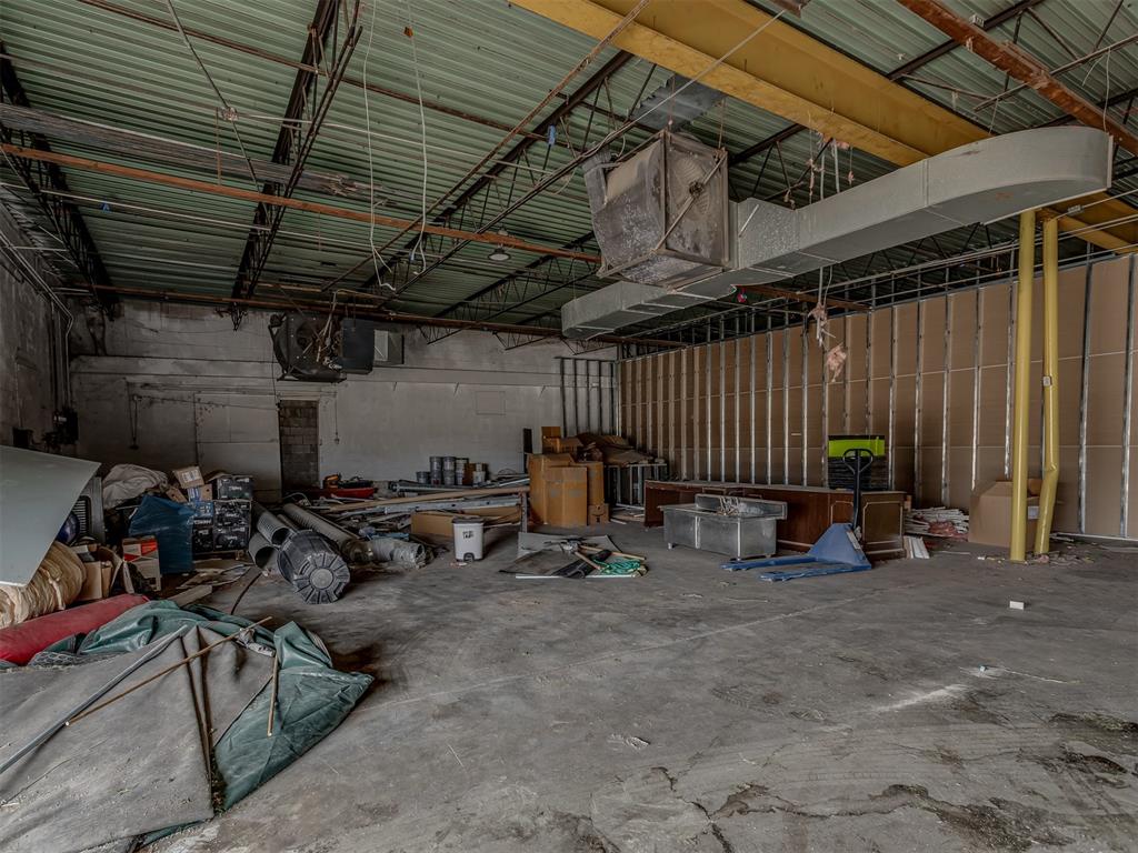 301 S D Avenue Property Photo 29