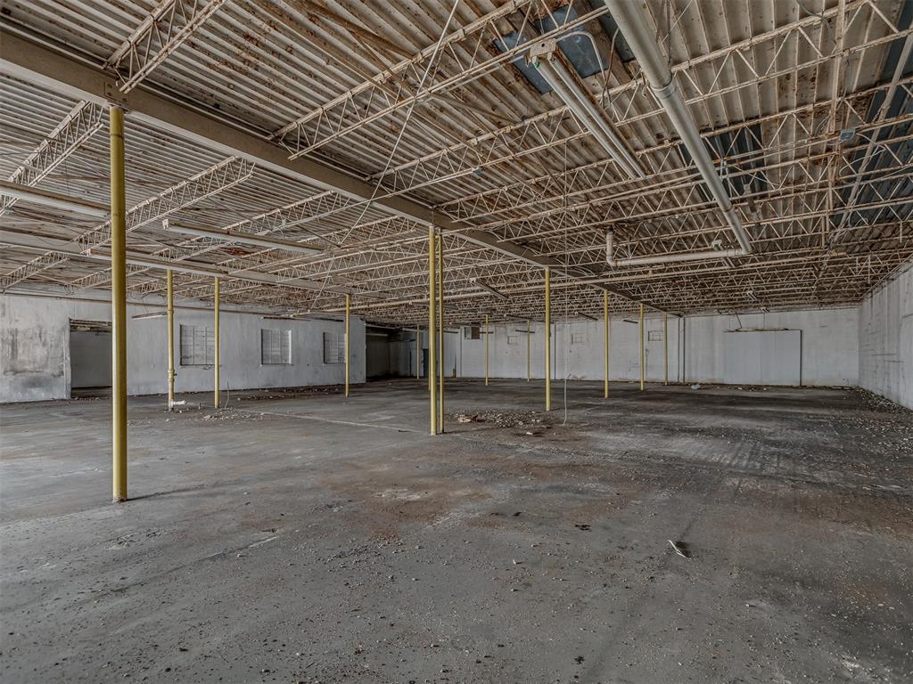 301 S D Avenue Property Photo 34