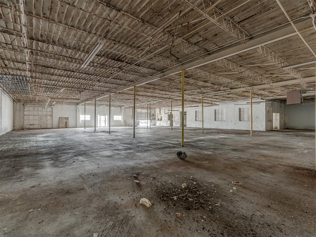 301 S D Avenue Property Photo 35
