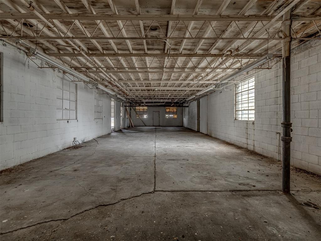 301 S D Avenue Property Photo 37