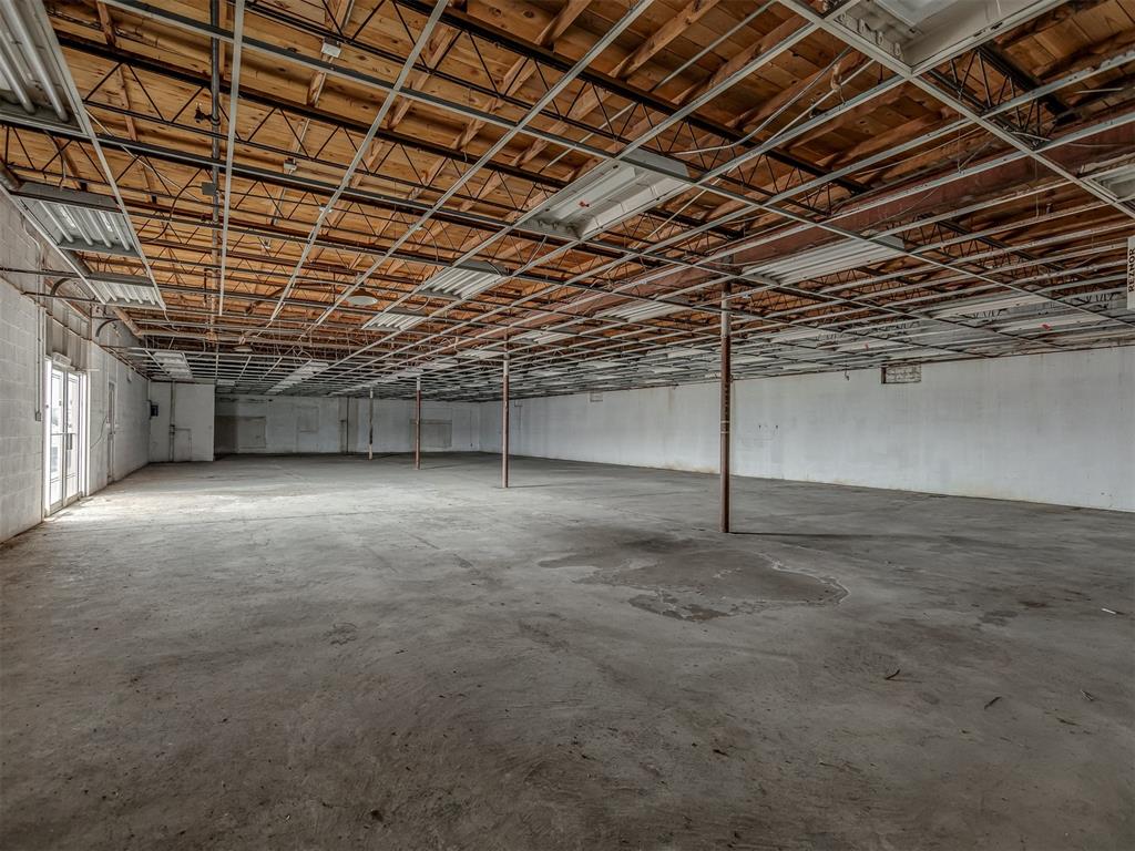 301 S D Avenue Property Photo 39