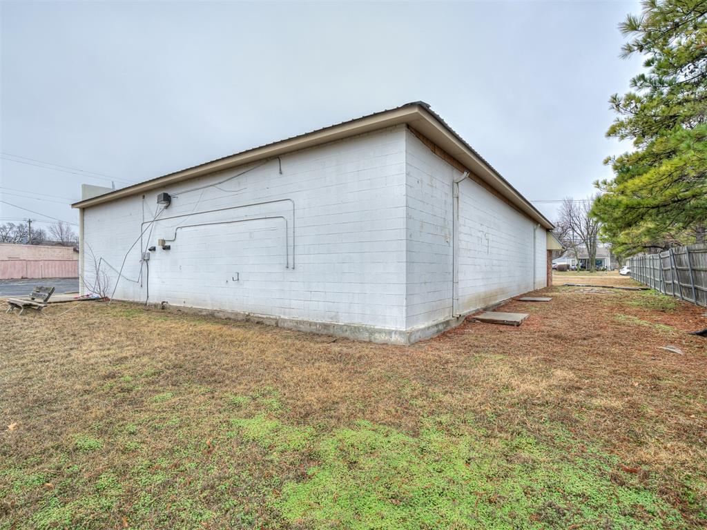 5707 Nw 42nd Street Property Photo 6