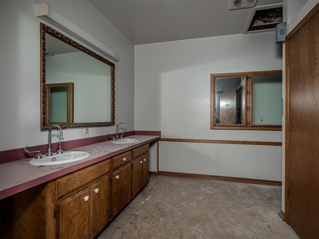 5707 Nw 42nd Street Property Photo 24