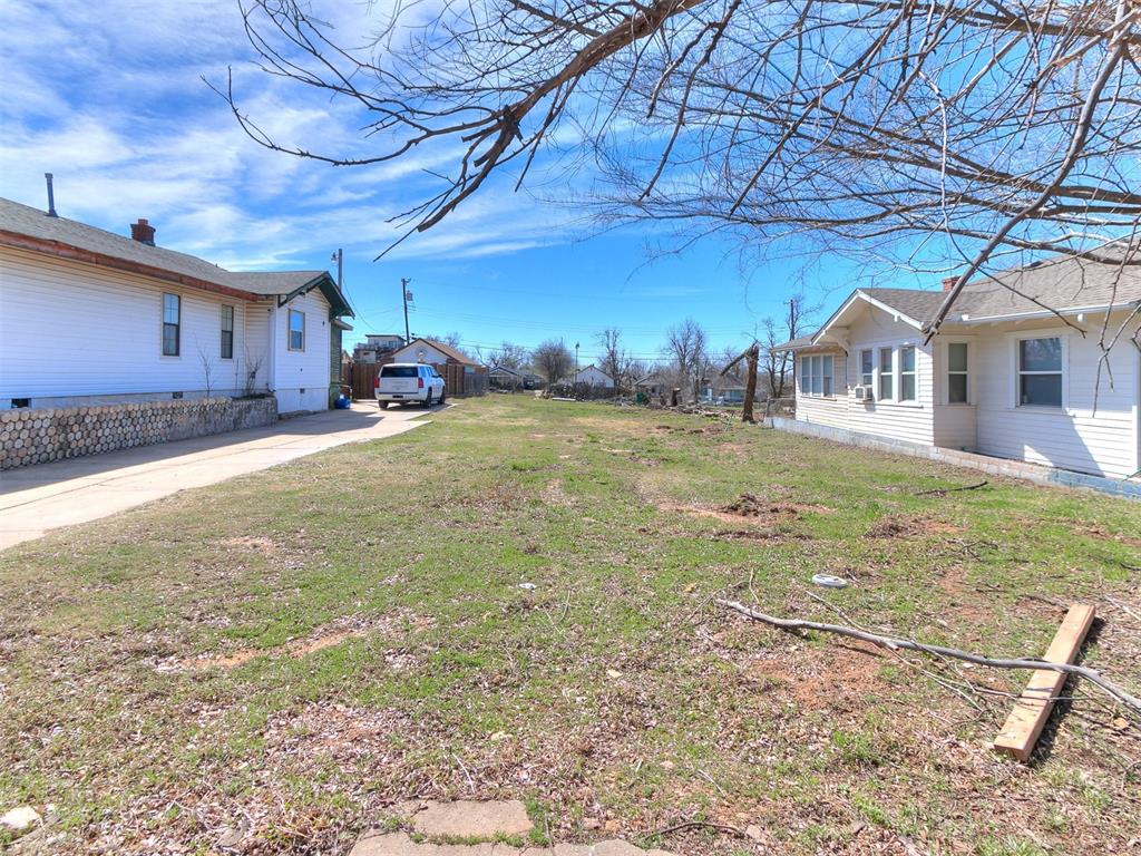 1628 W Park Place Property Photo 1