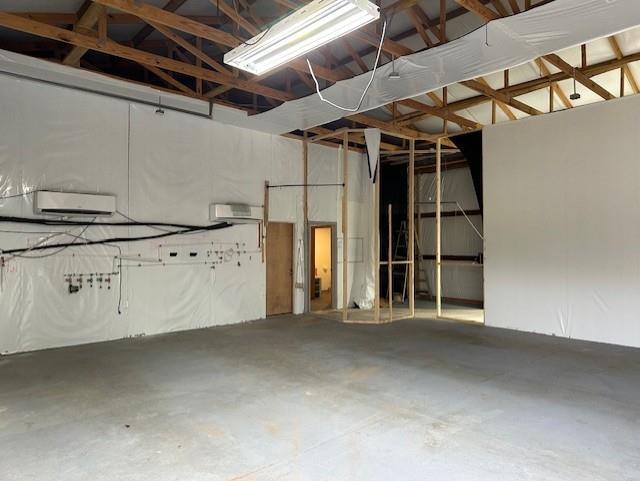 4925 S Post Road Property Photo 9
