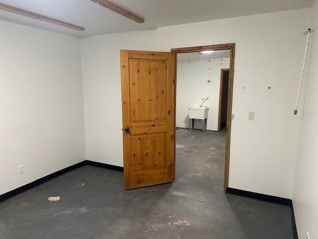 4925 S Post Road Property Photo 13