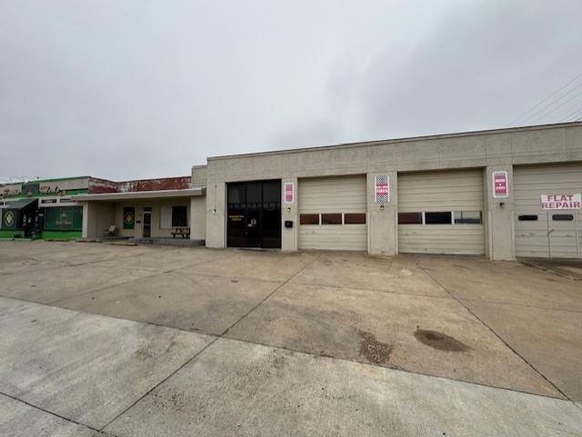 113 E Broadway Street Property Photo