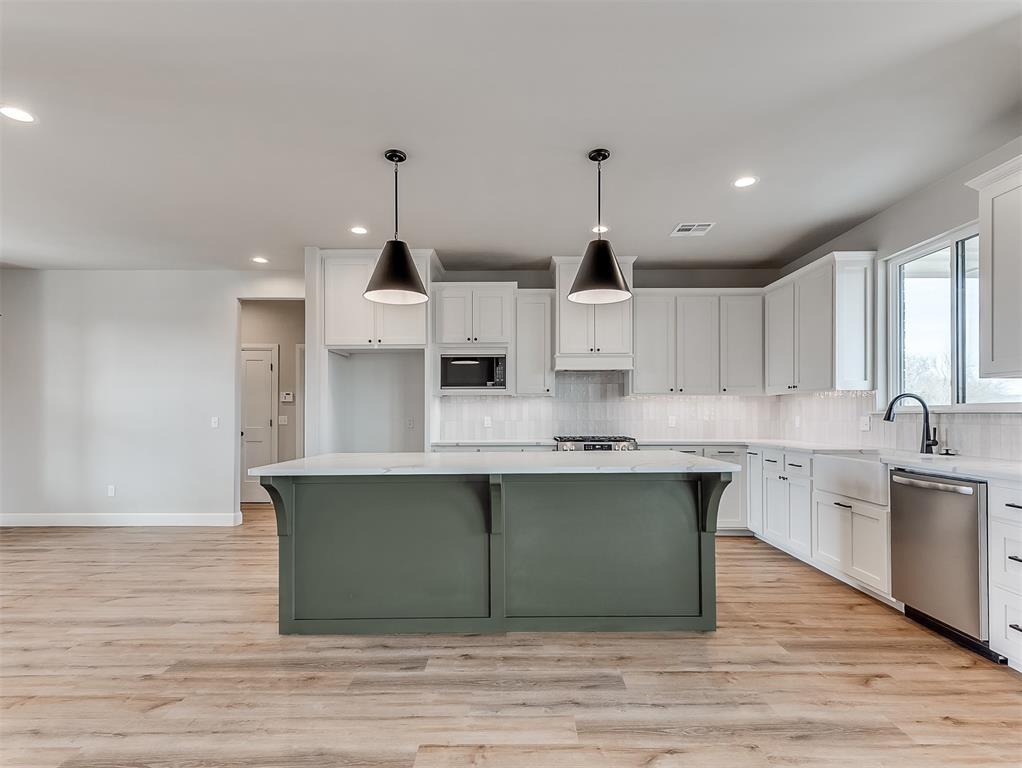 6209 Rivergate Drive Property Photo
