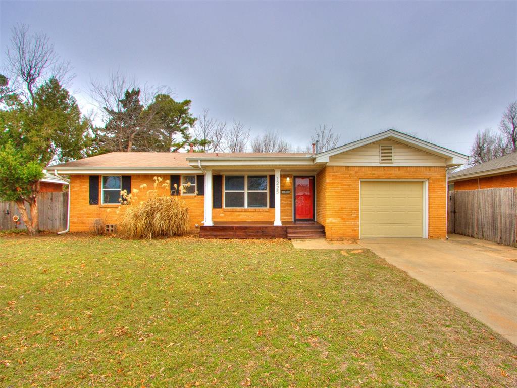 1225 N Sterling Avenue Property Photo
