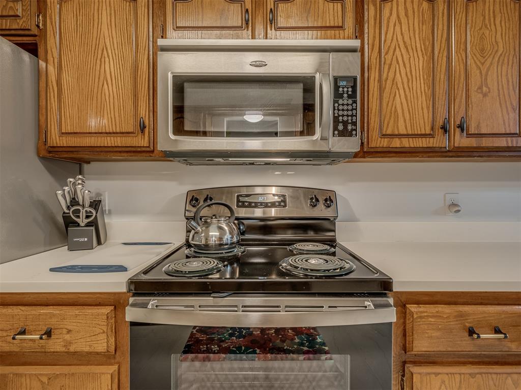 2108 Barton Street 2110 Property Photo 13