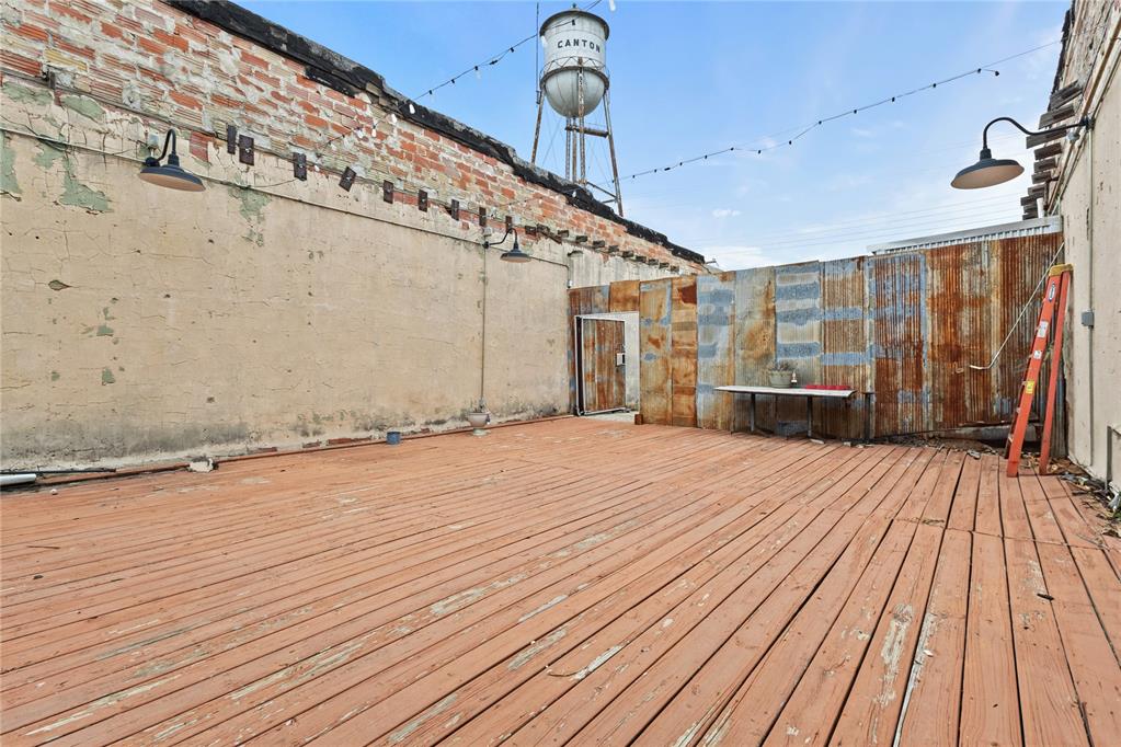 106 W Main Street Property Photo 11