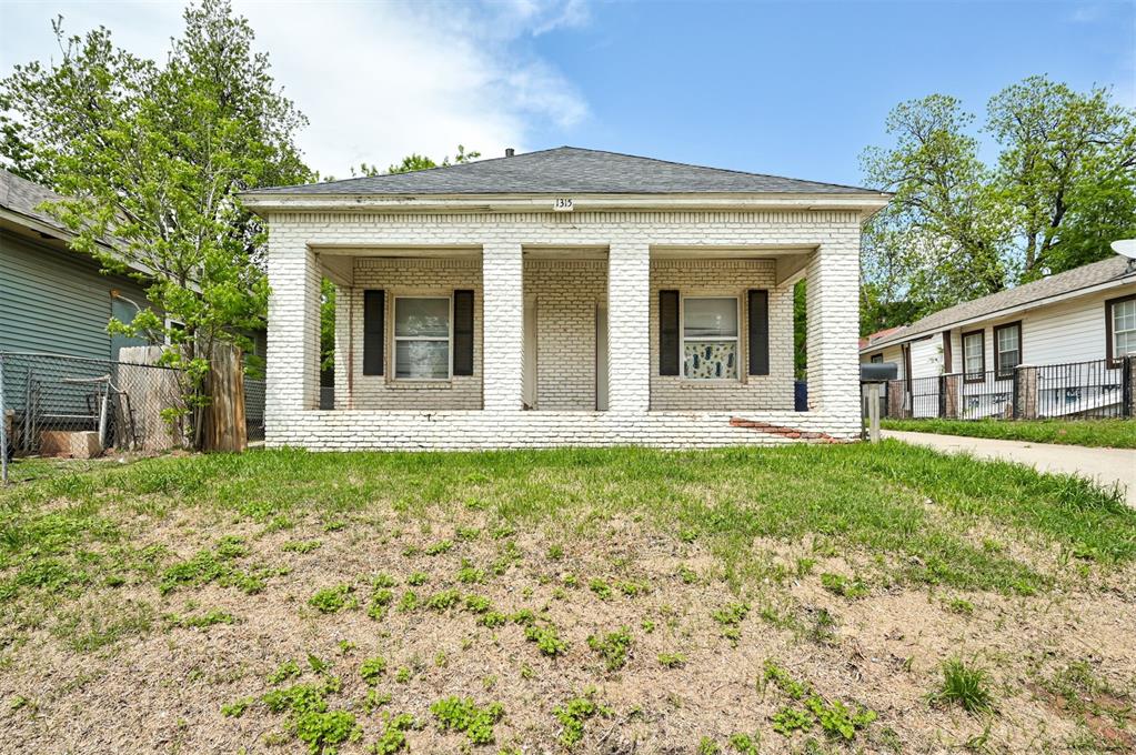 1315 NW 7th Street Property Photo 1