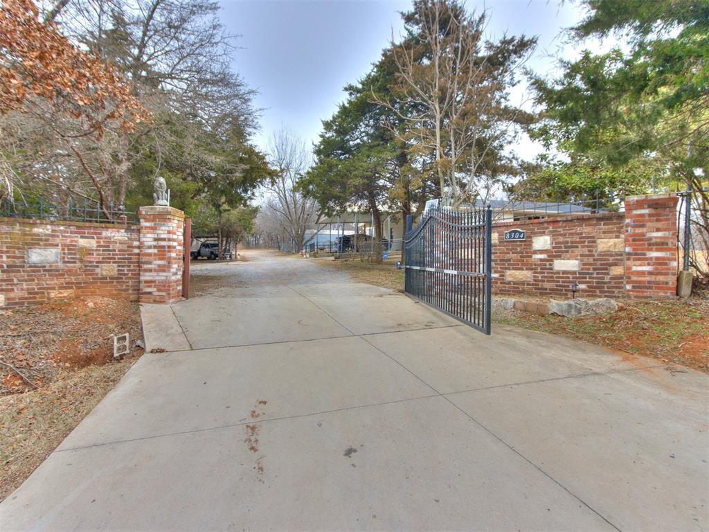 8304 S Anderson Road Property Photo