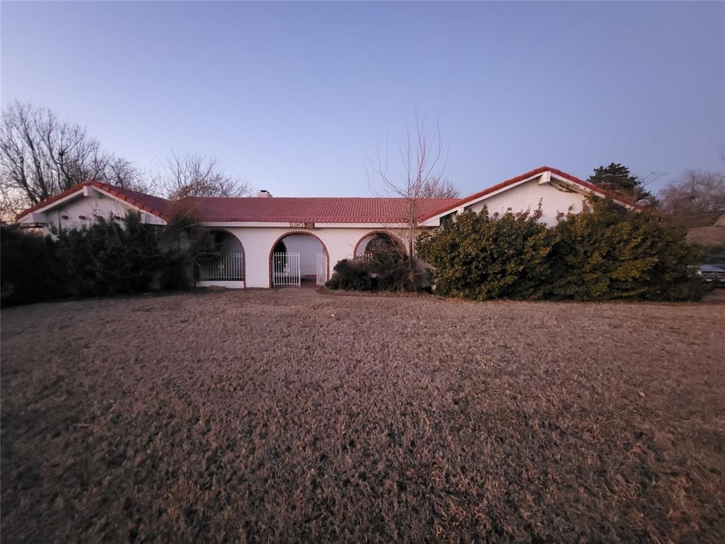 5901 W Hefner Road Property Photo