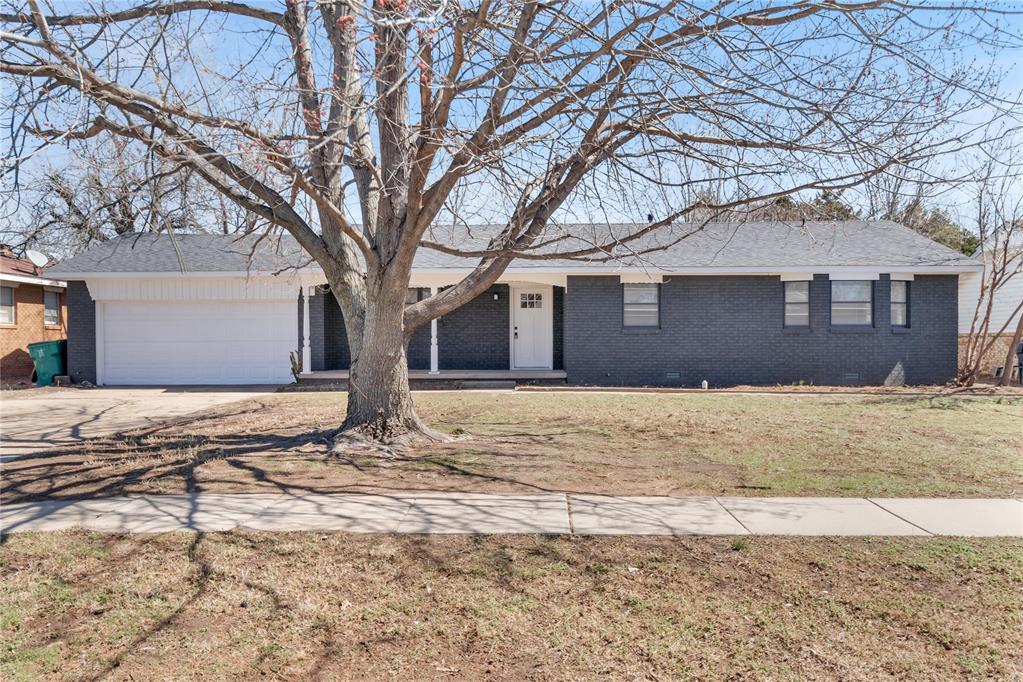 1124 N Carol Lane Property Photo