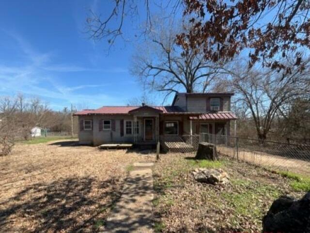 110 Nw G Street Property Photo