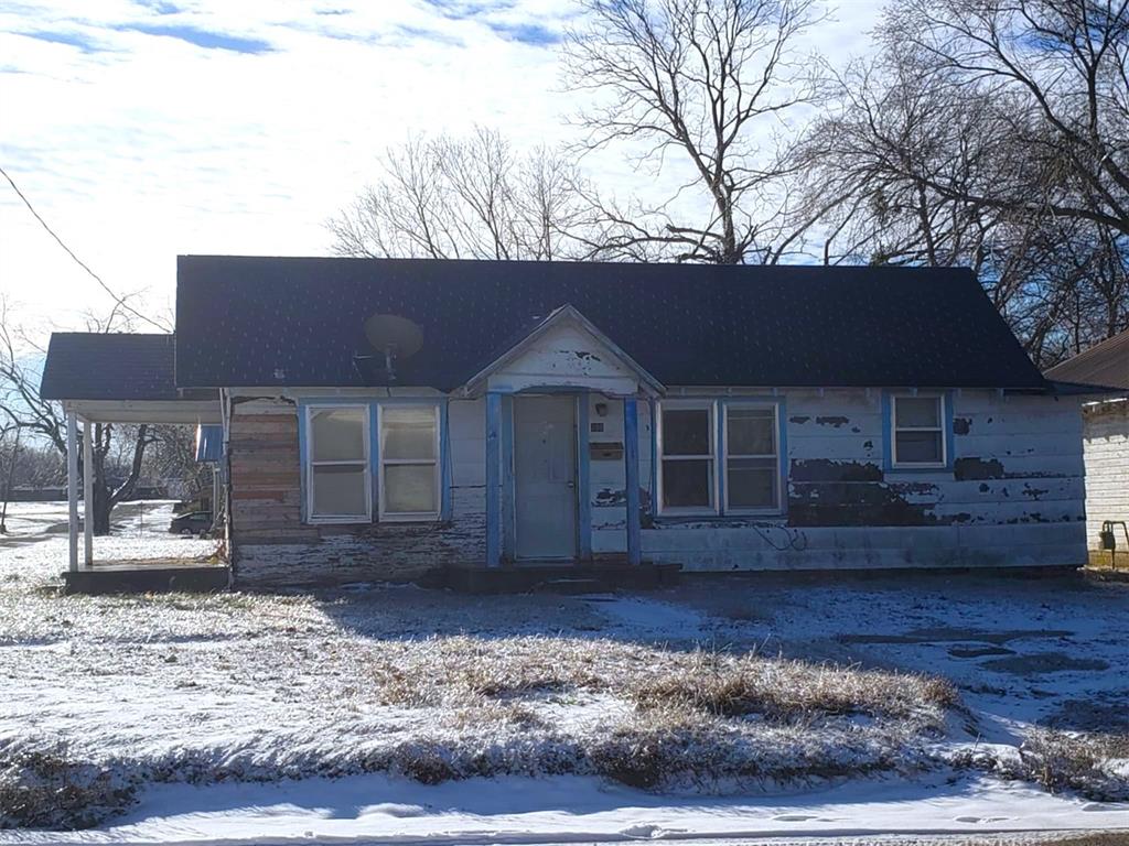 200 S Oak Street Property Photo