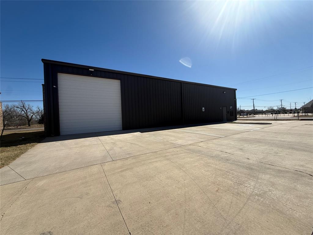 11301 N Western Avenue Property Photo 1