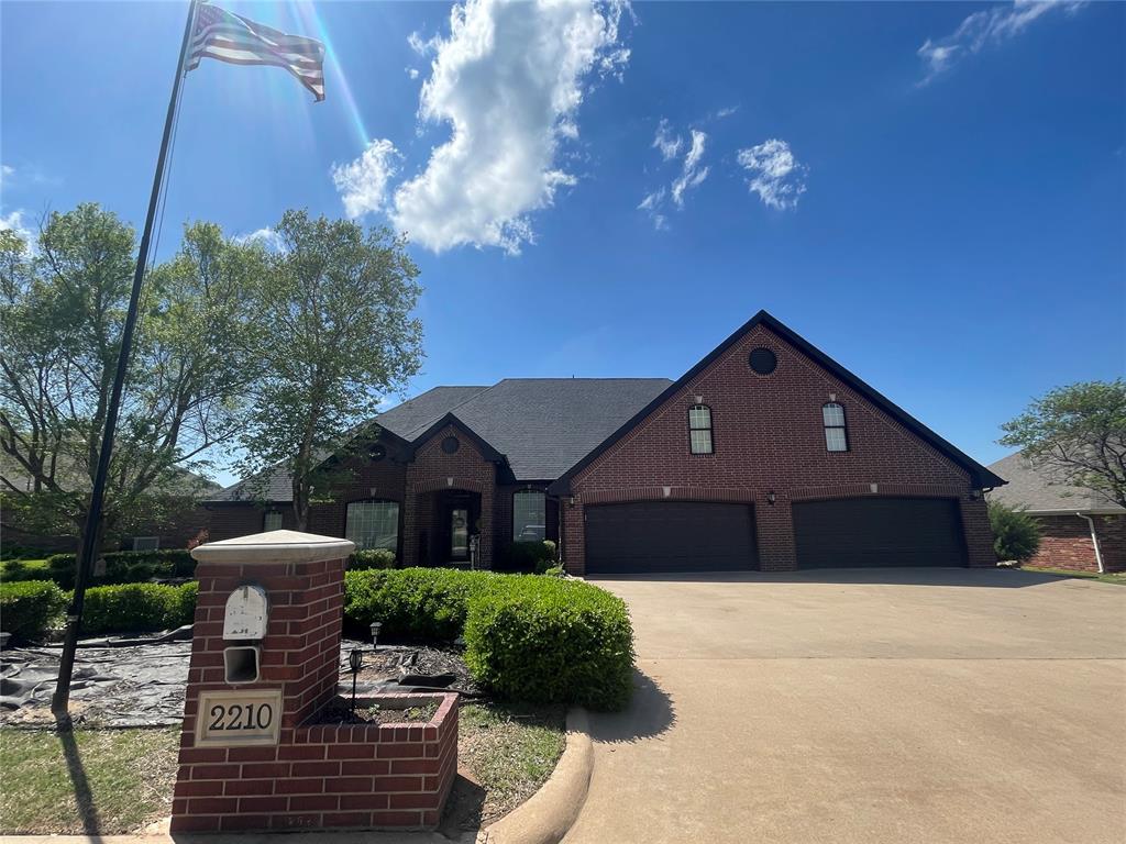 2210 Lakewood Drive Property Photo