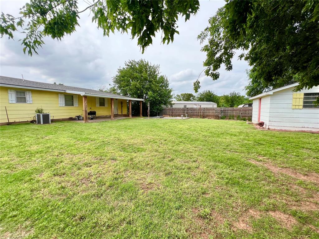 707 S Third Street Property Photo 4