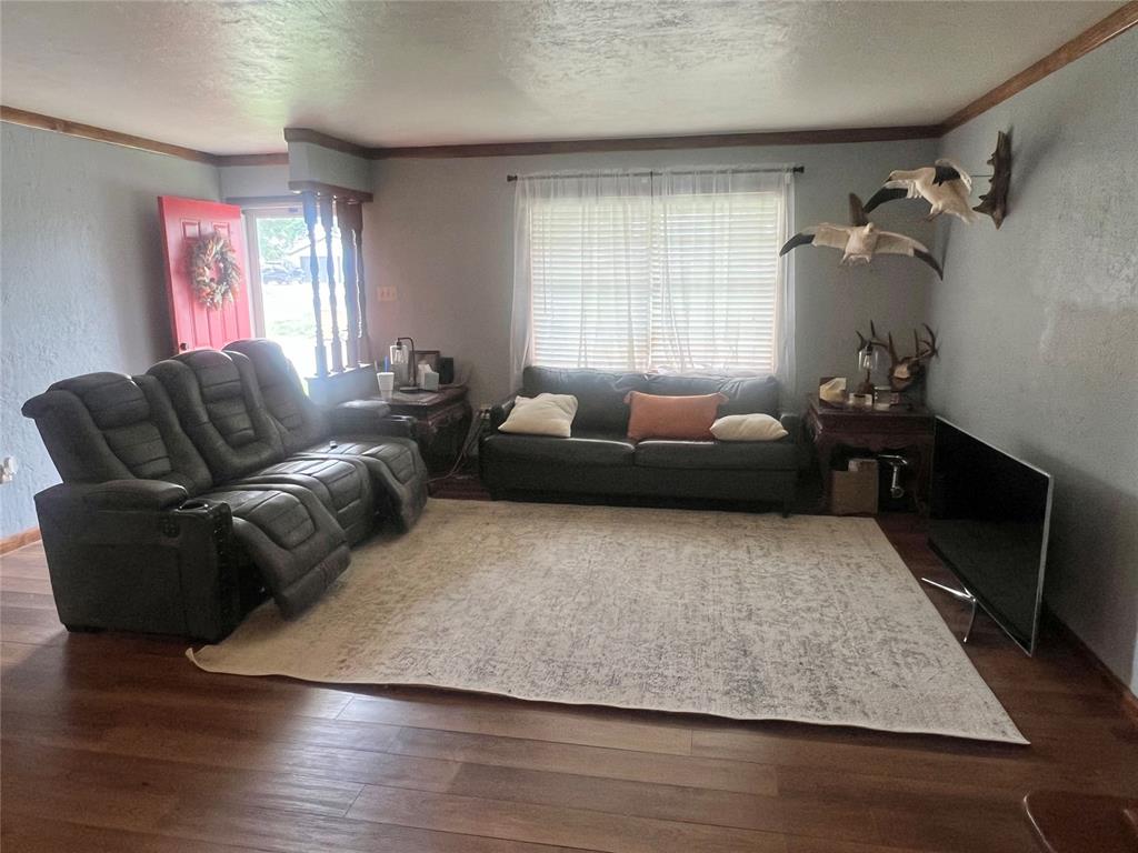 707 S Third Street Property Photo 7