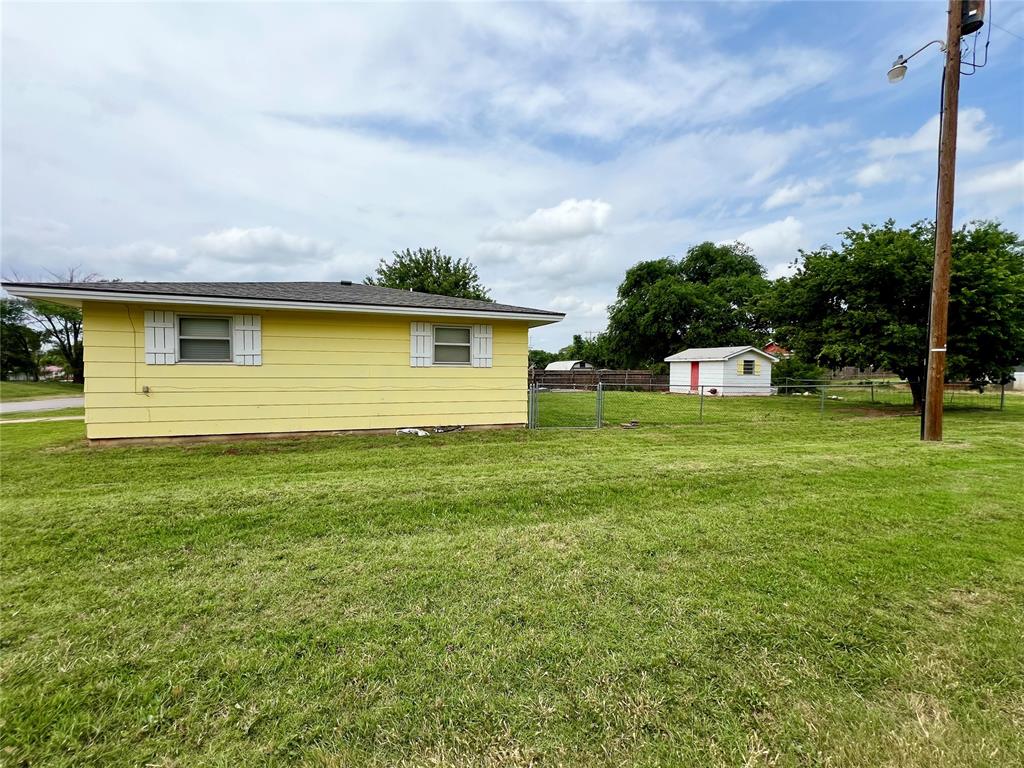 707 S Third Street Property Photo 24