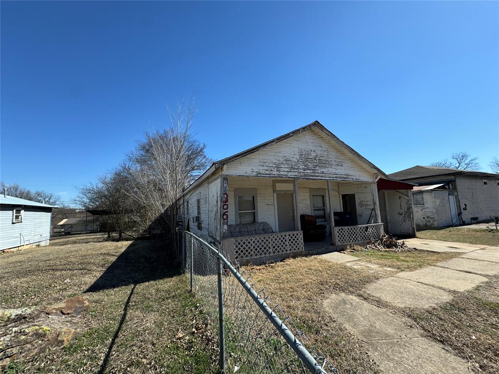 306 N 8th Street Property Photo 1