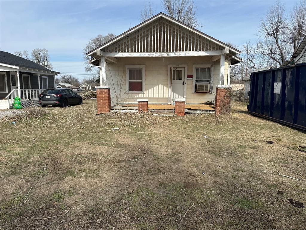 308 W Adams Street Property Photo