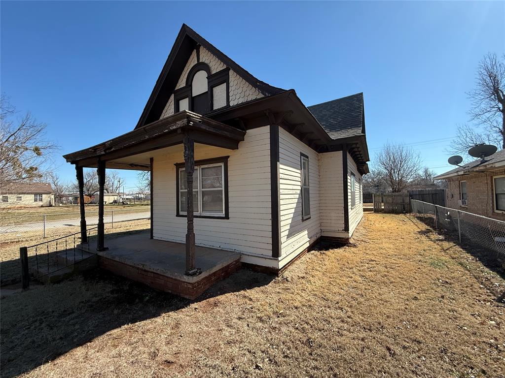 516 E Oklahoma Avenue Property Photo
