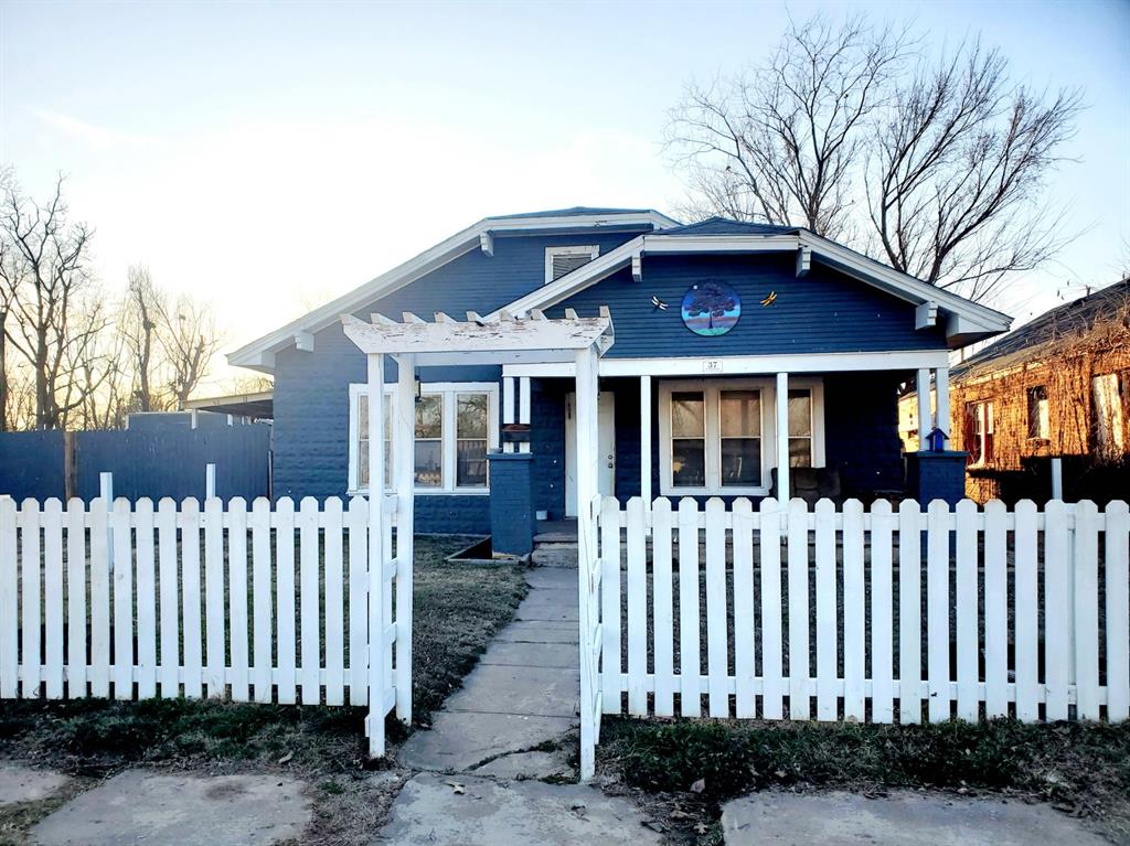 37 N University Street Property Photo
