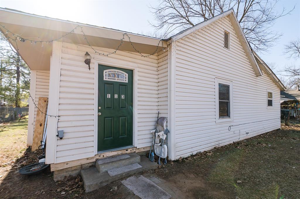 113 S Locust Street Property Photo
