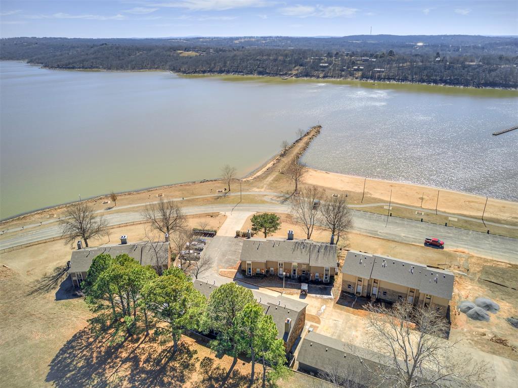 7009 Lakeshore Drive Property Photo