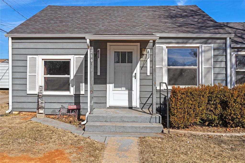 214 E Don Blanding Avenue Property Photo