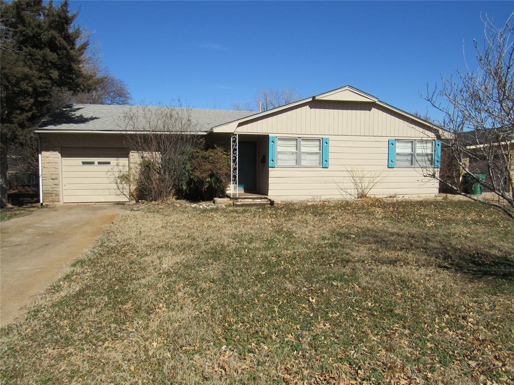 111 W Hillcrest Lane Property Photo