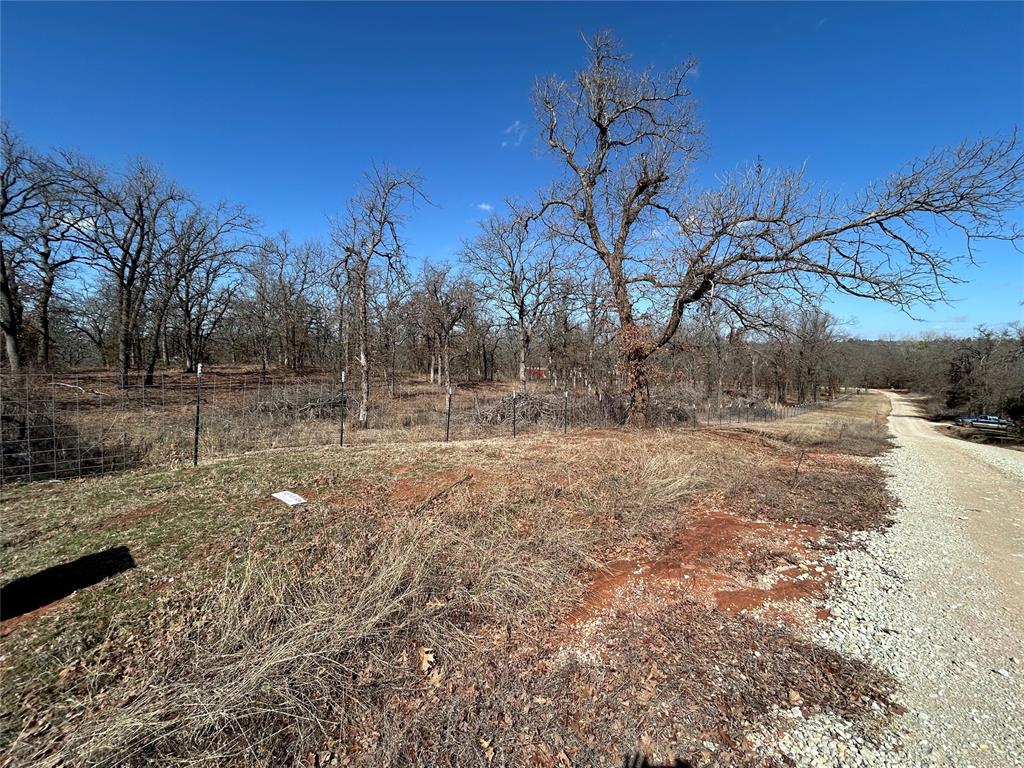 16005 Oakside Drive Property Photo 3