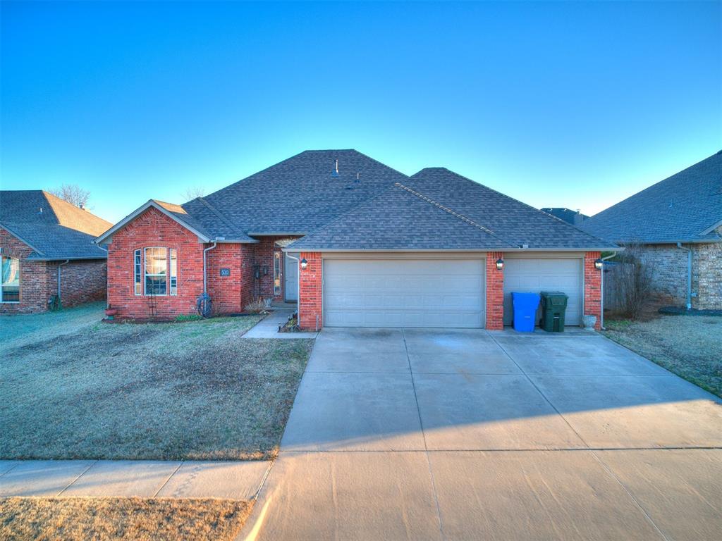 500 Finch Street Property Photo