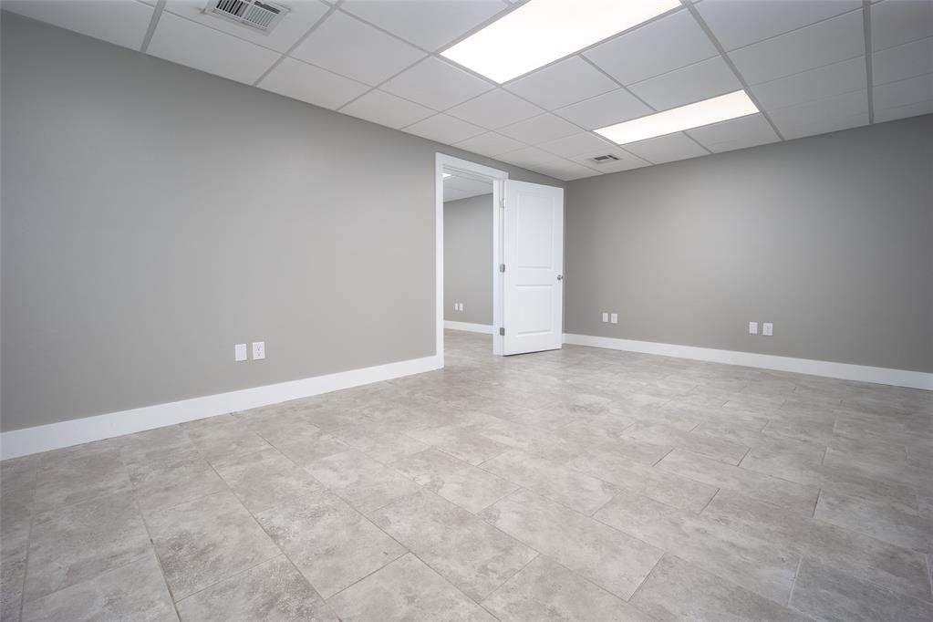 3221 Bart Conner Drive H Property Photo 4