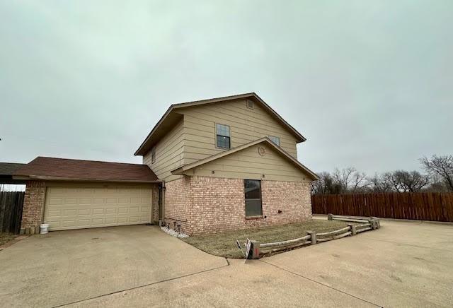 8402 S Douglas Avenue Property Photo