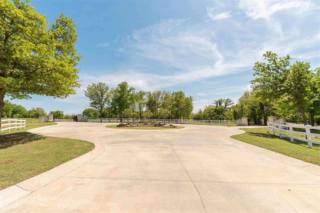 9162 Creek View Road Property Photo 6