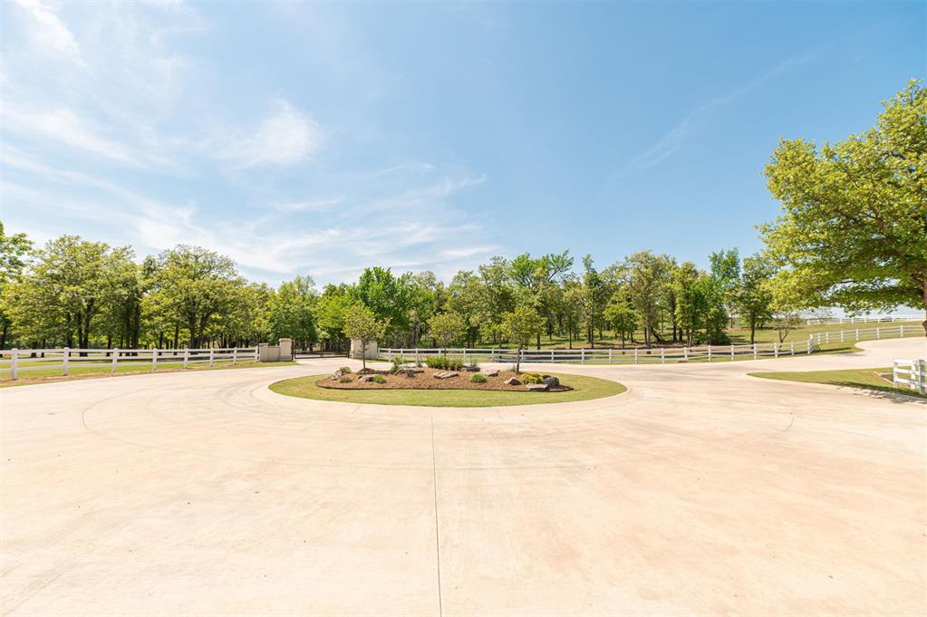 9532 Creek View Road Property Photo 5