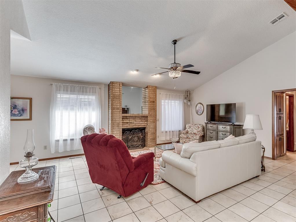 4403 S Olie Avenue Property Photo 8